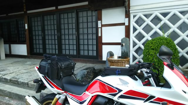 ホンダのバイクグローブをオススメのポイントと一緒にご紹介